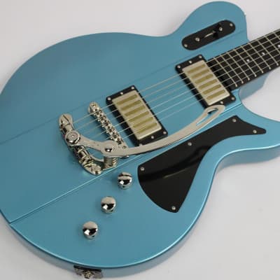 Eastman Juliet LA Solidbody Electric Guitar, Celestine Blue for sale