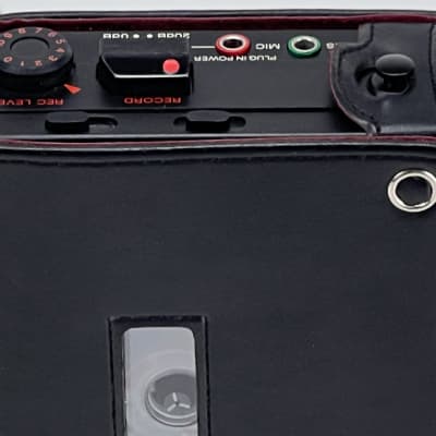 Sony  WM-D6C Professional Walkman - Including Leather Protective Case, Carrying Strap, DC Supply & Manual image 10