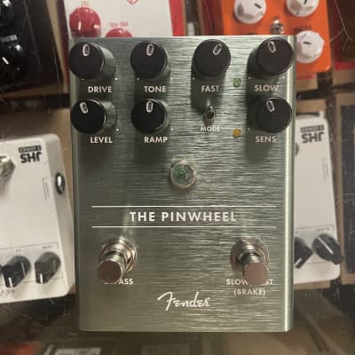 Fender The Pinwheel Rotary Speaker Emulator