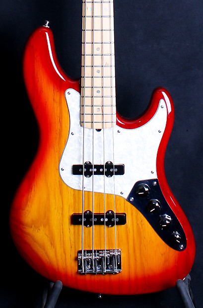 2006 60th Anniversary Fender American Deluxe Jazz Bass