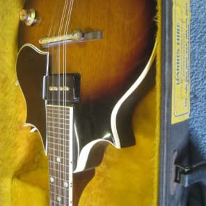 Gibson Florentine Mandolin 1962 Sunburst in Excellent all original condition image 2