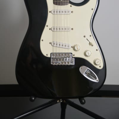 Squier Affinity Series Stratocaster 2004 - Black image 2
