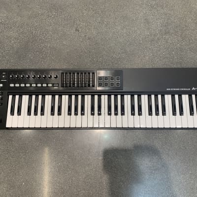Roland A-800PRO 61-Key MIDI Keyboard Controller