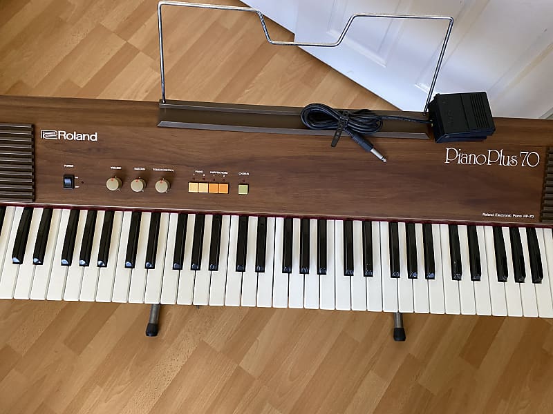 Roland HP-70 Piano Plus 70 with Original Keyboard Stand, Music