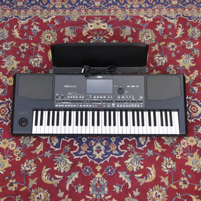 Korg PA600 61-Key Arranger Workstation Keyboard - 2nd Hand
