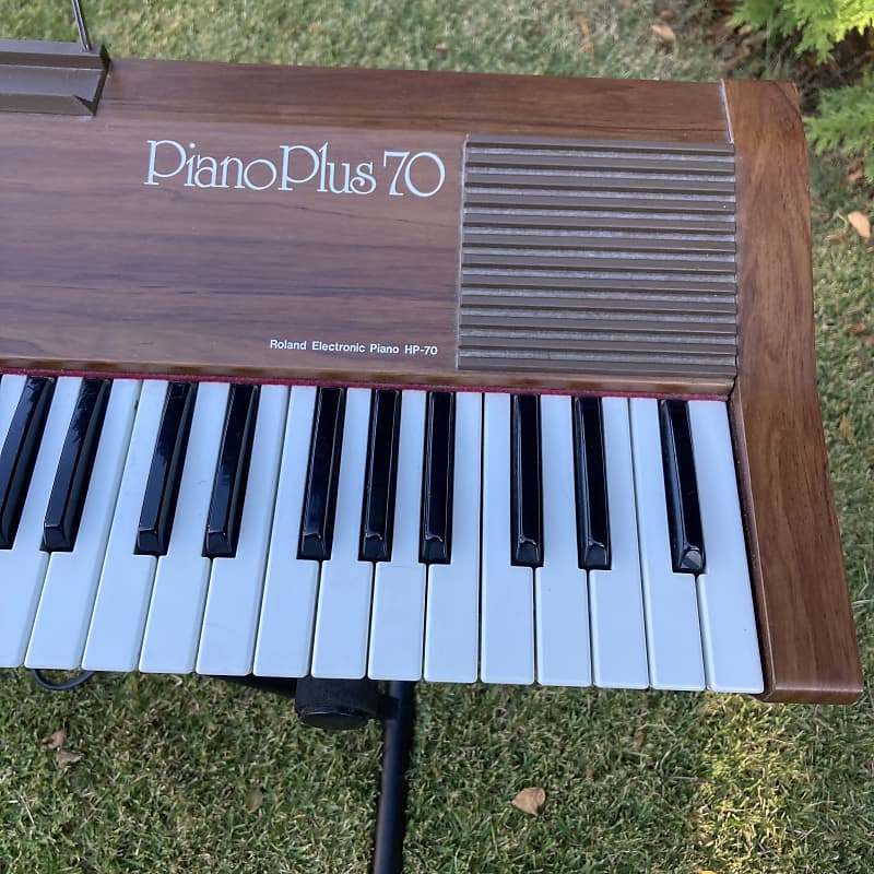 Roland HP-70 / HP70 Piano Plus 70 Electric Piano 75 Keys