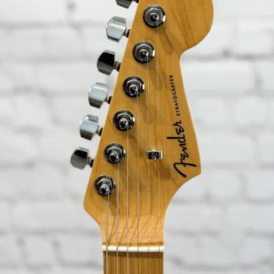 Fender American Elite Stratocaster with Maple Fretboard 2016 - 2019 - Ocean Turquoise Metallic image 7