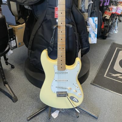 Fender Roadhouse Deluxe Stratocaster Mid 2000's - White for sale