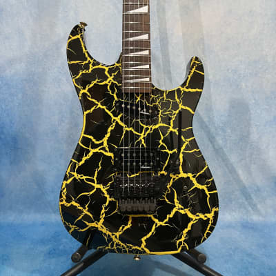 1991 Charvel Jackson Dinky DK-085 Yellow Crackle Reverse Headstock Made in  Japan | Reverb Brazil