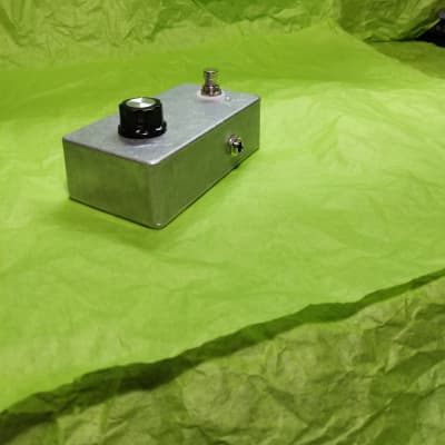 DE Mantis Octave Fuzz Thundering image 3