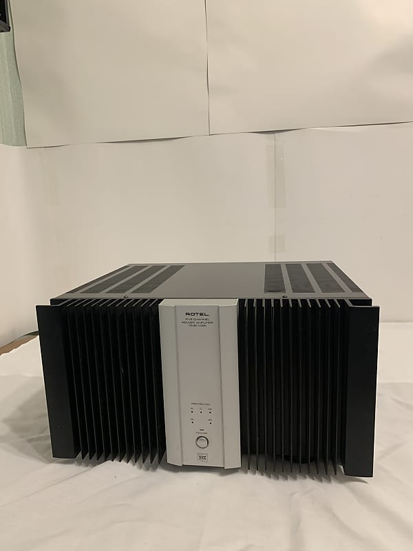 Rotel  RMB 1095 five channel power amplifier home theater 200 watts per channel  			