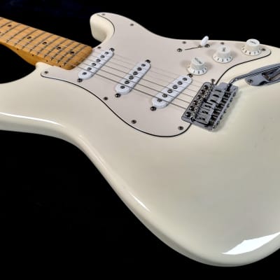 2005 Fender Standard Stratocaster image 3