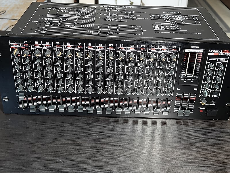 Roland M-16E アナログミキサー 16チャンネル Roland M-16E 16-Channel Rack Mixer - Evolution Music