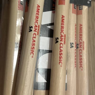 Vic Firth 5A American Classic Hickory 12 pairs with Imprint - Natural image 4
