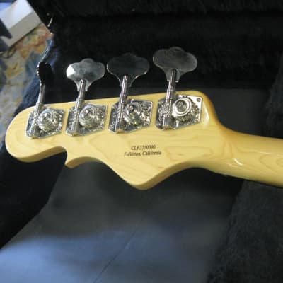 G&L JB USA 4 String Bass Build To Order 2022 - Vintage White Fretless Ebony Ghost Striped Fretboard & Hard Case image 6