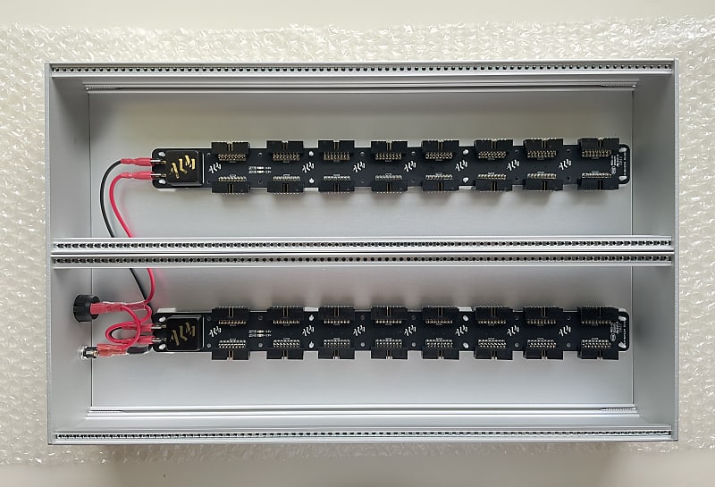 ALM Busy Circuits/ 84HP 6U Case モジュラーシンセ ALM Busy Circuits ALM-CS, new 6U and 9U portable powered