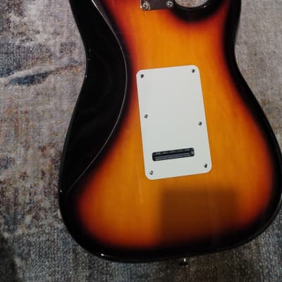 Fender Stratocaster Lefty  1999 3 Tone with Hard Case image 5