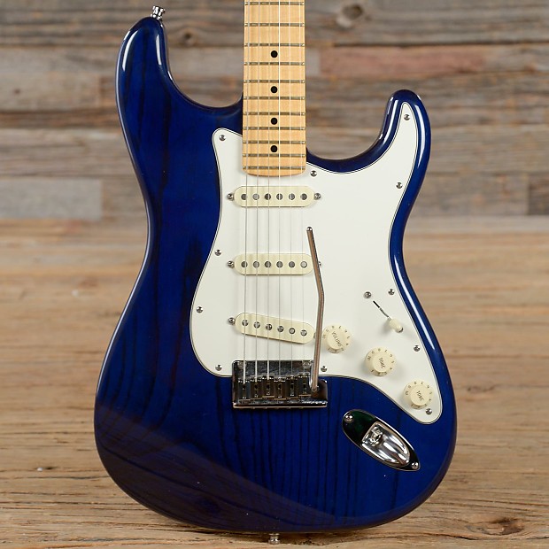 Cobalt blue stratocaster deals