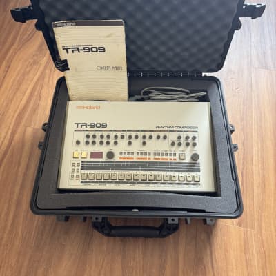 Roland TR-909 Rhythm Composer 1983 - 1985 - White