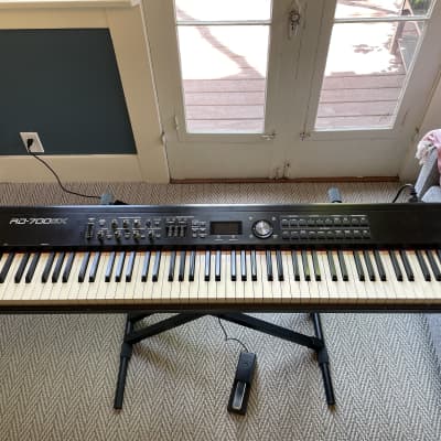 Roland RD-700GX 88-Key Digital Stage Piano 2008 - 2010 - Black