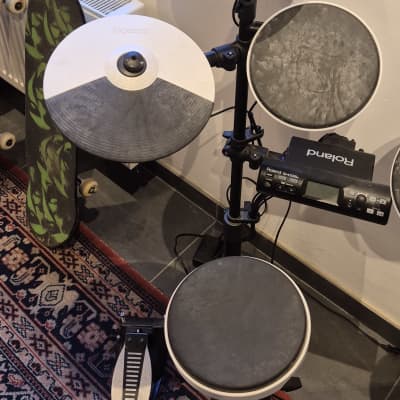 Roland V-drums portable TD-4KP Around 2010 - Black 'n White image 5