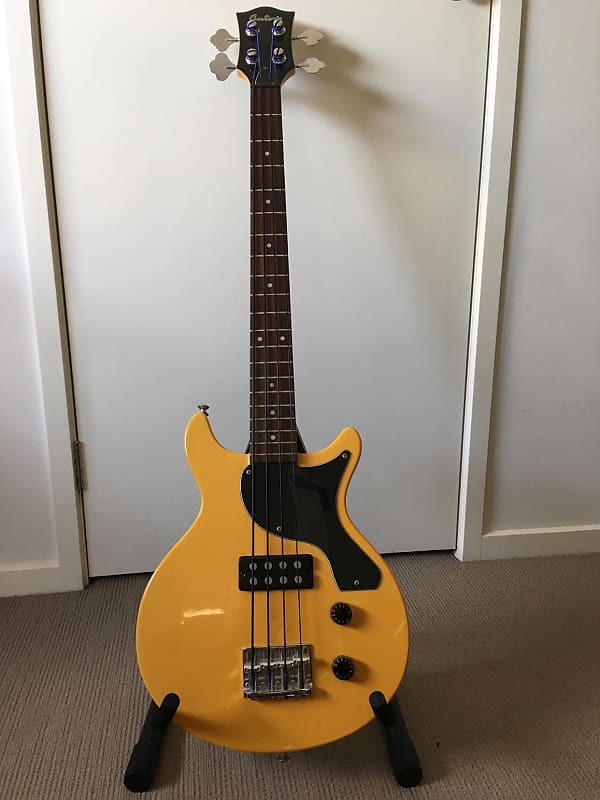 Antoria New Yorker Short Scale Bass image 1