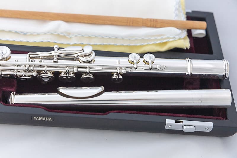 Yamaha YFL-674 Professional Flute *All Silver *Open-hole Offset-G Split-E  *Made in Japan