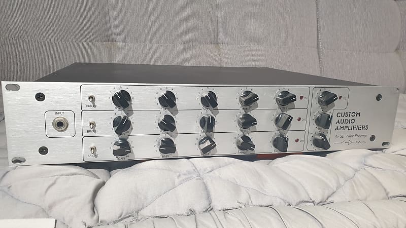 Custom Audio Amplifiers 3+SE 純正フットスイッチ付（Custom