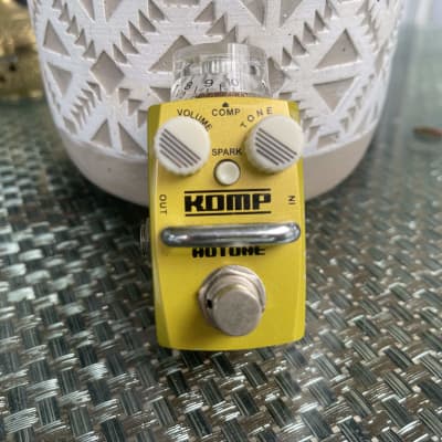 Hotone Skyline Series KOMP Analog Compressor Guitar Effects