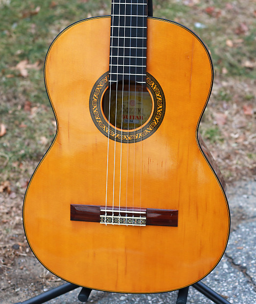 Suzuki classical clearance guitar price