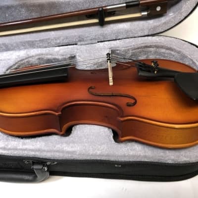 Pre-owned Mendini - 1/2 size Violin Outfit - Setup and ready to play. image 4