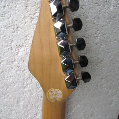 Lotus Strat Style Guitar, 1980's, Korea, White Pearl Finish, Green Sparkle Guard. Very Cool Bild 14