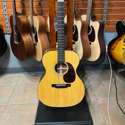 MARTIN guitar Standard Series 000-18 w/hardcase for sale