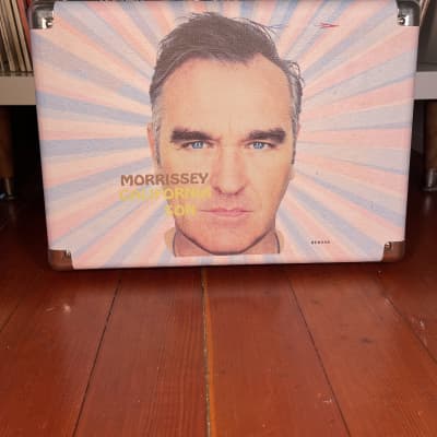 Morrissey record player turntable with built in speakers image 1