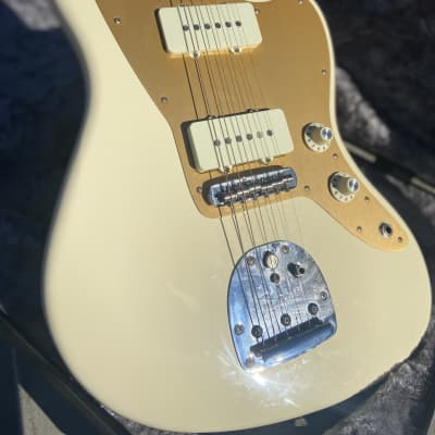 Fender Limited Edition American Professional Jazzmaster with Rosewood Neck 2019 Olympic White image 5