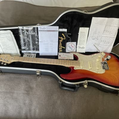 Fender Stratocaster American Deluxe Ash Age Cherry Sunburst 2007 for sale