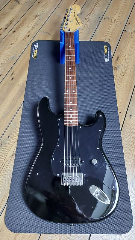 Squier Tom DeLonge Stratocaster | Reverb UK