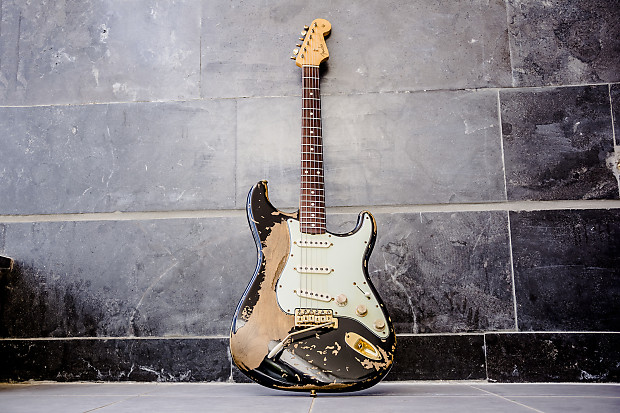 ☆Ultimate Relic Multilayer Stratocaster Fender Custom Shop '60 Stratocaster Ultimate Relic