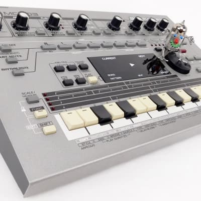 Roland MC-303 Synthesizer 303 808 909 Jupiter + Fast Neuwertig + 1.5J Garantie