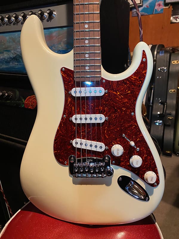 G&L USA Legacy 2022 - New, Vintage White, Tortoise Shell, Optimum Set Up and Deluxe G&L HSC. image 1