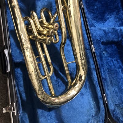 Yamaha YEP-211 Brass Baritone Horn (Euphonium) w/Case and 