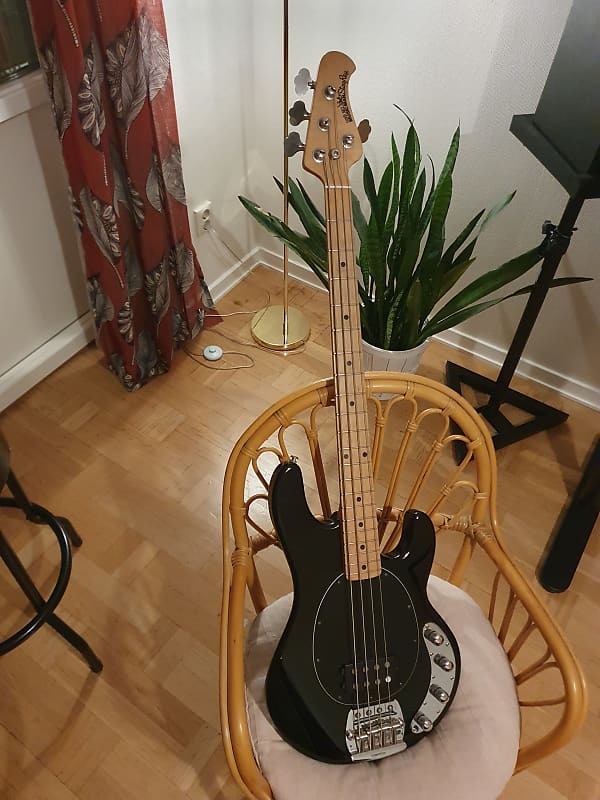 Ernie Ball Music Man StingRay 4 H 1991 - 1998 | Reverb