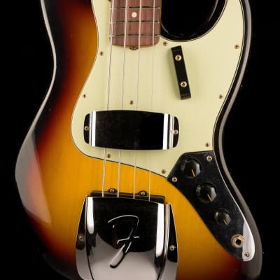 Fender Custom Shop 1964 Jazz Bass Journeyman Relic Super Faded Aged 3-Tone Sunburst image 6