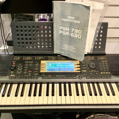 YAMAHA PSR-730-