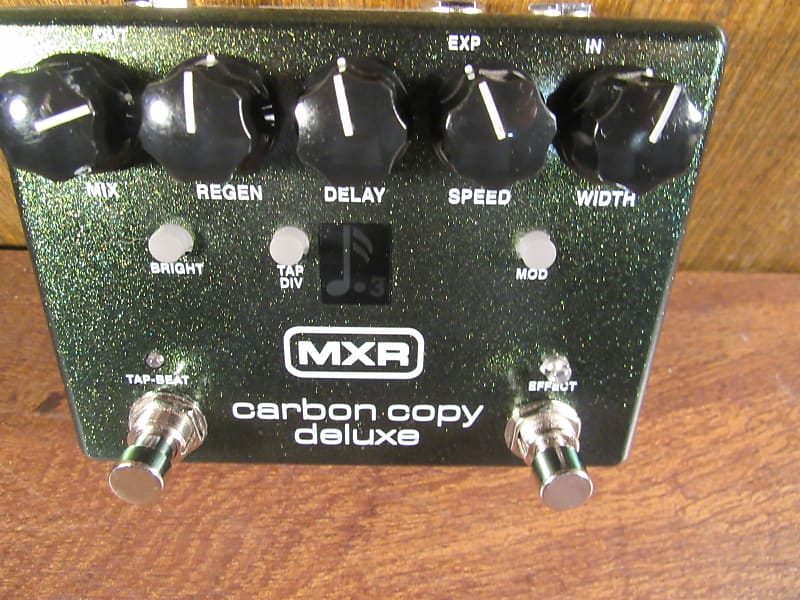 MXR Carbon Copy Deluxe