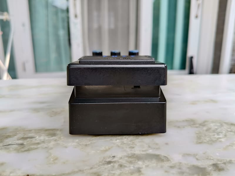 Aria AFZ-1 Fuzz | Reverb