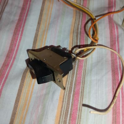 Roland Sh2000 power switch