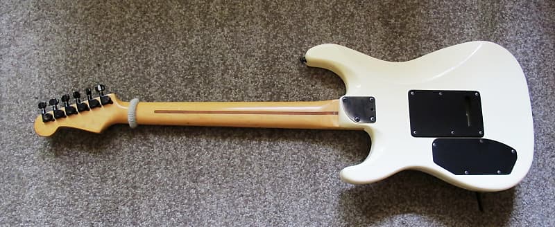 Fender HM strat  グレッグハウ Up to 07/07! Fender HM Strat 1988 Original /Greg Howe