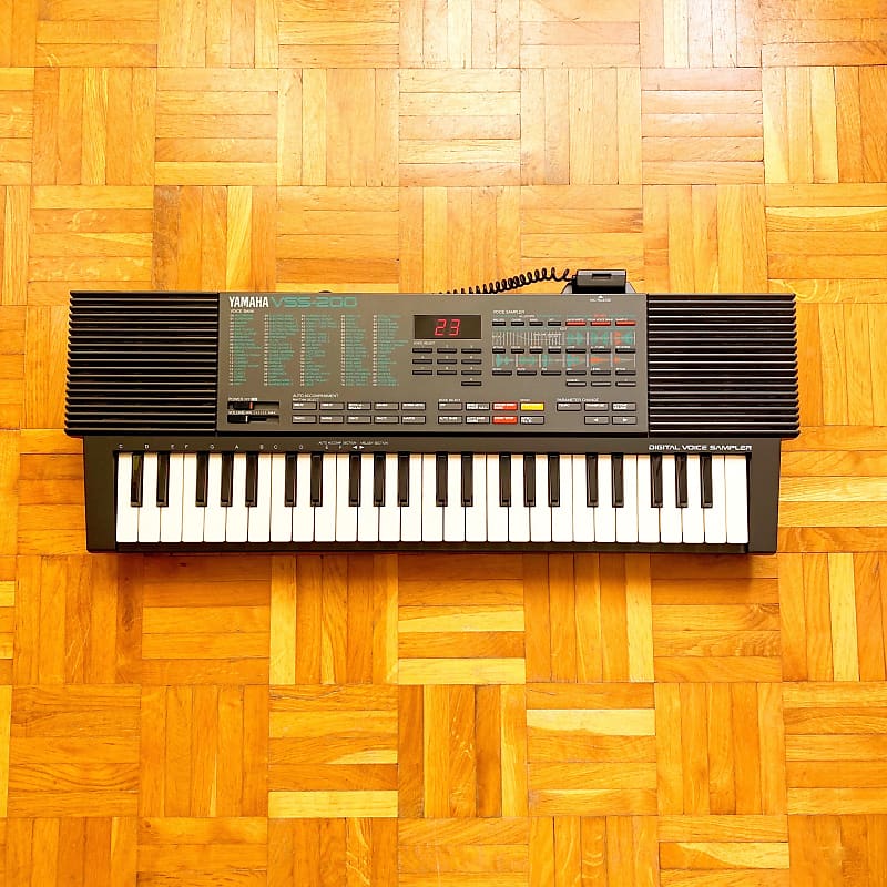 Yamaha VSS-200 sampler sampling keyboard and synth (1988) brother