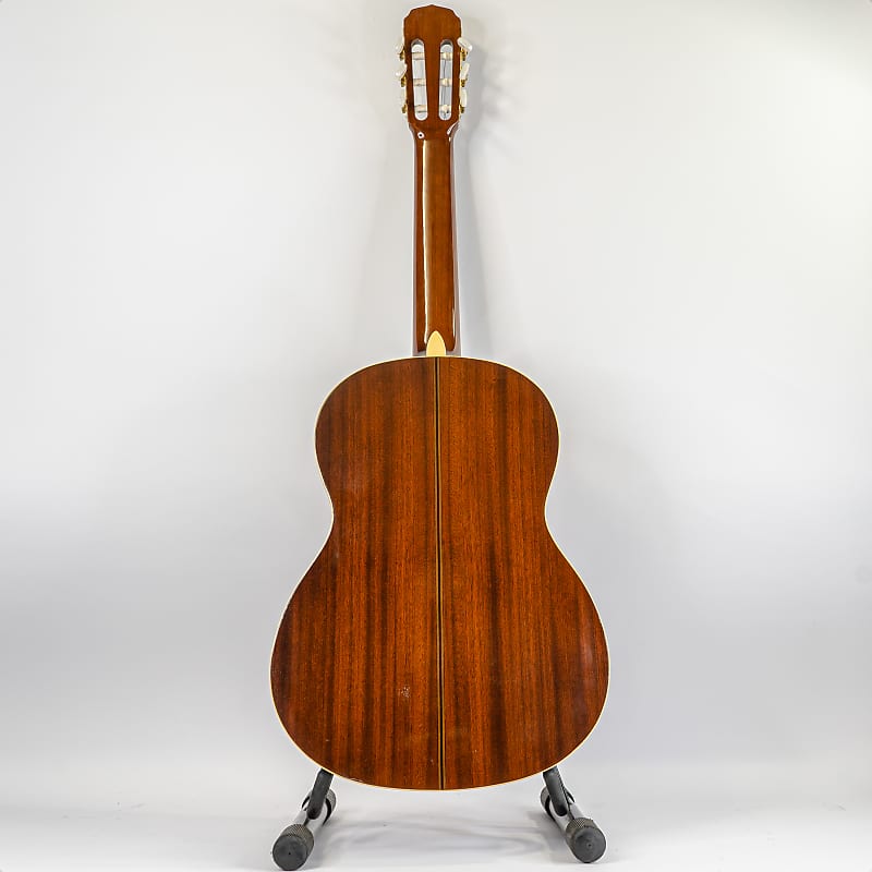 YAMAHA クラシックギター　CP-300 Yamaha CP-300 Custom TransAcoustic Hybrid Classical Guitar